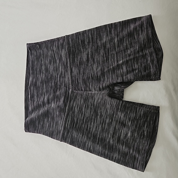 Lululemon Align Short Grey 4 - Picture 3 of 7